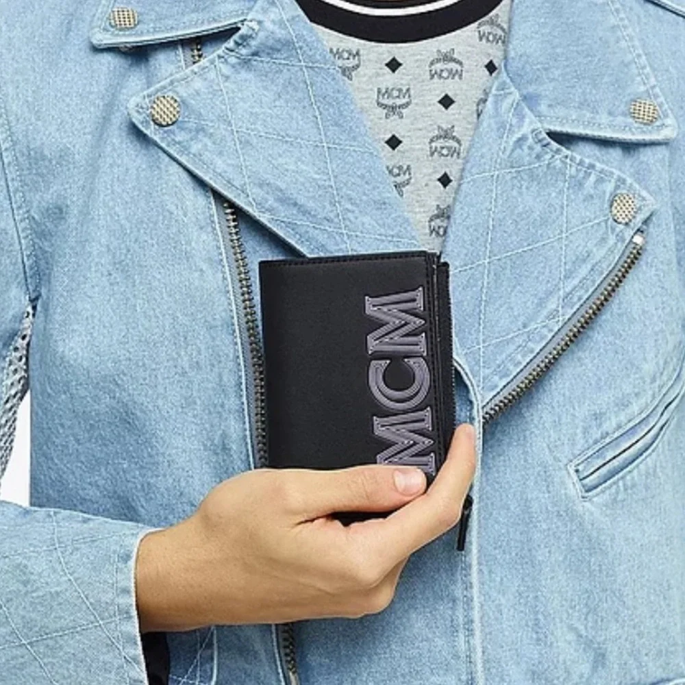 Bifold Snap Wallet in MCM Leather